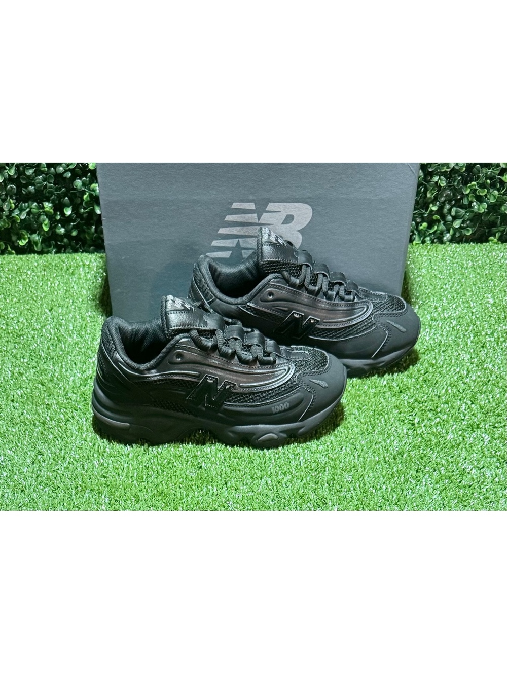 New Balance 1000 Triple Black Men’s Size 5 - Replacement Box